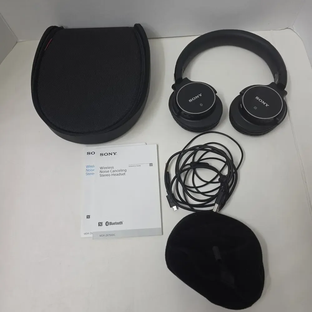 Sony Headphones MDR-ZX750DC With Case Charger And Manual Clean